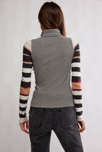 Load image into Gallery viewer, Free People Avery Zip Up
