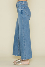 Load image into Gallery viewer, Pistola Lana Crop Jean