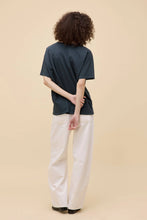 Load image into Gallery viewer, Daydreamer Oasis Liam And Noel Merch Tee / Vintage Black