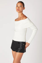 Load image into Gallery viewer, Blank NYC Fast Talker Sweater / Up Close
