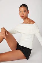 Load image into Gallery viewer, Blank NYC Fast Talker Sweater / Up Close
