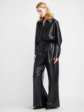 Load image into Gallery viewer, Self Contrast Blaze Crop Bomber Jacket / Black
