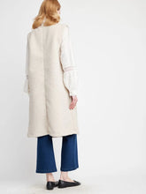 Load image into Gallery viewer, Self Contrast Julian 3/4 Vest Coat / Eggnog

