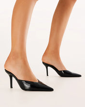 Load image into Gallery viewer, Billini Karey Pointed Pump
