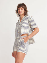 Load image into Gallery viewer, Self Contrast Terri Crop Shirt
