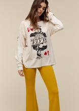Load image into Gallery viewer, Daydreamer Sun Records X Elvis King Of Hearts Long Sleeve
