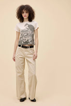 Load image into Gallery viewer, Daydreamer Sun Records X Elvis In Concert / Dirty White
