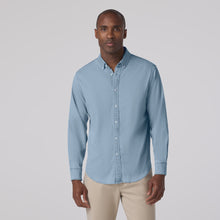 Load image into Gallery viewer, Mizzen+Main Nash Chambray Shirt / Light Wash
