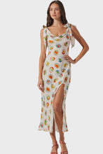 Load image into Gallery viewer, ASTR Allexina Dress
