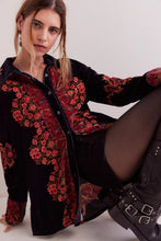 Load image into Gallery viewer, Free People One Night Velvet Top / Black
