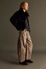 Load image into Gallery viewer, Free People Good Luck Printed Barrel / Brown Sugar Combo
