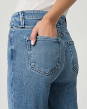 Load image into Gallery viewer, Paige High Rise Laurel Canyon 32" Jean
